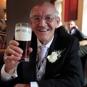 WhatsApp Image 2025-07-27 at 11.15.22 Cerveja do noivo enquanto espera a noiva ficar pronta